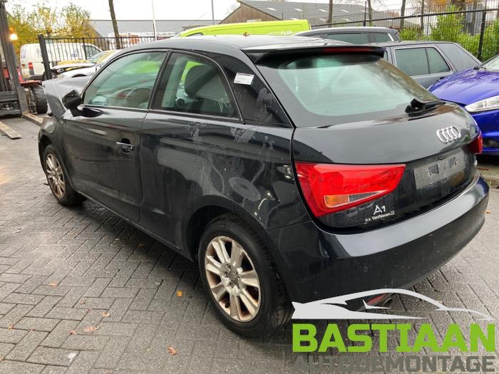 Audi A1 1.2 TFSI Schrottauto (2013, Schwarz)