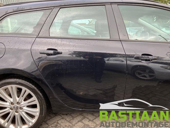 Opel Astra J Sports Tourer 1.3 CDTI 16V ecoFlex Vehículo de desguace (2011, Negro)