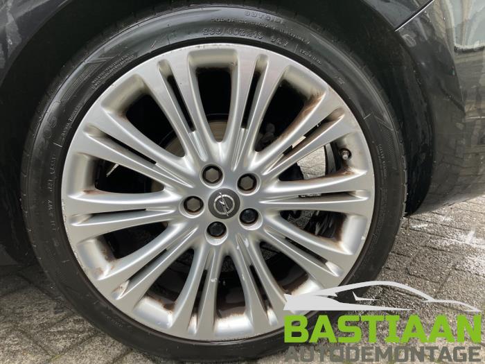 Opel Astra J Sports Tourer 1.3 CDTI 16V ecoFlex Vehículo de desguace (2011, Negro)