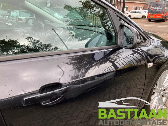 Opel Astra J Sports Tourer 1.3 CDTI 16V ecoFlex Vehículo de desguace (2011, Negro)