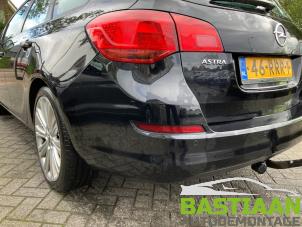 Opel Astra J Sports Tourer 1.3 CDTI 16V ecoFlex Vehículo de desguace (2011, Negro)
