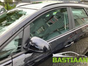 Opel Astra J Sports Tourer 1.3 CDTI 16V ecoFlex Vehículo de desguace (2011, Negro)
