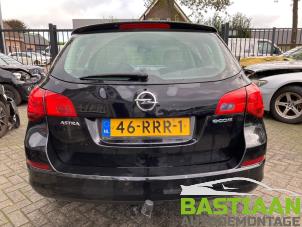 Opel Astra J Sports Tourer 1.3 CDTI 16V ecoFlex Vehículo de desguace (2011, Negro)