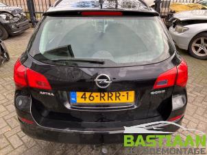 Opel Astra J Sports Tourer 1.3 CDTI 16V ecoFlex Vehículo de desguace (2011, Negro)