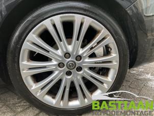 Opel Astra J Sports Tourer 1.3 CDTI 16V ecoFlex Vehículo de desguace (2011, Negro)