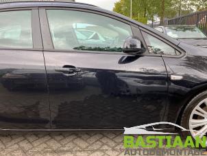 Opel Astra J Sports Tourer 1.3 CDTI 16V ecoFlex Vehículo de desguace (2011, Negro)