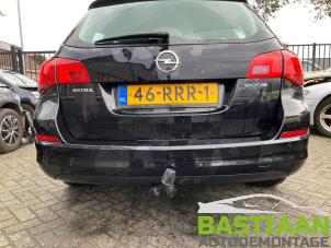 Opel Astra J Sports Tourer 1.3 CDTI 16V ecoFlex Vehículo de desguace (2011, Negro)