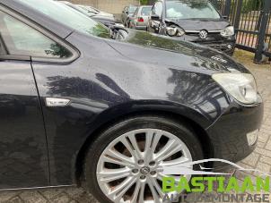 Opel Astra J Sports Tourer 1.3 CDTI 16V ecoFlex Vehículo de desguace (2011, Negro)