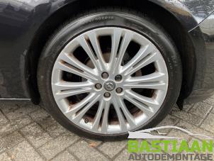 Opel Astra J Sports Tourer 1.3 CDTI 16V ecoFlex Vehículo de desguace (2011, Negro)