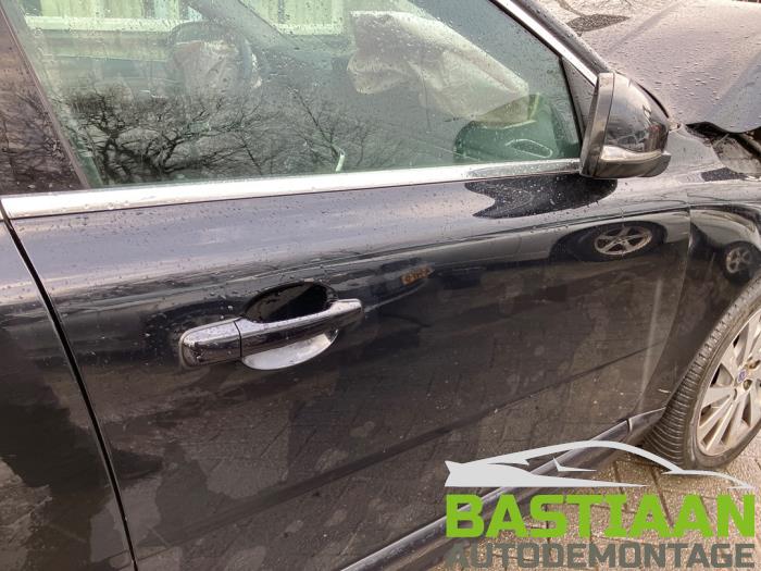 Volvo V70 2.0 D3 20V Épave (2012, Noir)