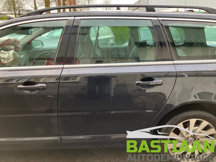 Volvo V70 2.0 D3 20V Épave (2012, Noir)
