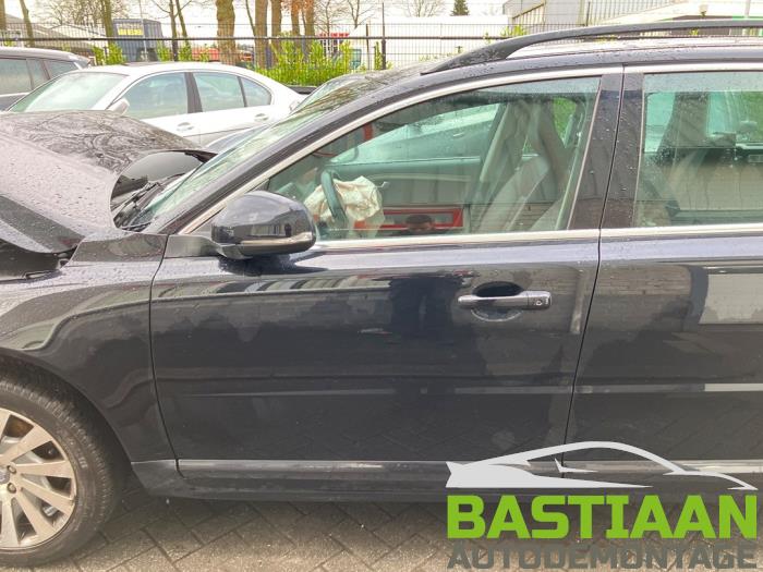 Volvo V70 2.0 D3 20V Épave (2012, Noir)