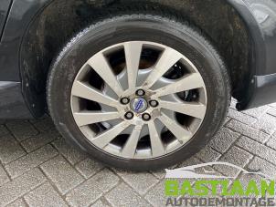 Volvo V70 2.0 D3 20V Épave (2012, Noir)