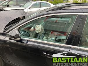 Volvo V70 2.0 D3 20V Épave (2012, Noir)