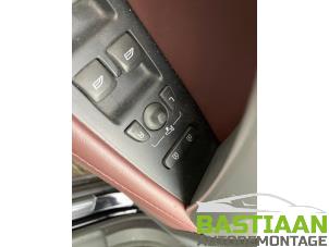 Volvo V70 2.0 D3 20V Épave (2012, Noir)