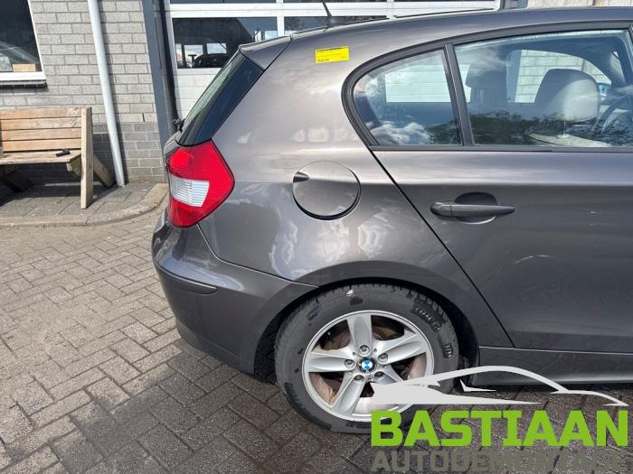 BMW 1 serie 116i 1.6 16V Vehículo de desguace (2006, Marrón)