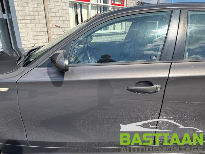 BMW 1 serie 116i 1.6 16V Vehículo de desguace (2006, Marrón)