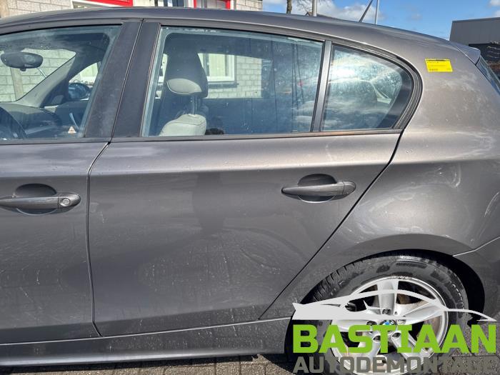 BMW 1 serie 116i 1.6 16V Vehículo de desguace (2006, Marrón)