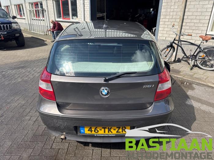 BMW 1 serie 116i 1.6 16V Vehículo de desguace (2006, Marrón)