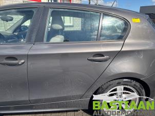 BMW 1 serie 116i 1.6 16V Vehículo de desguace (2006, Marrón)