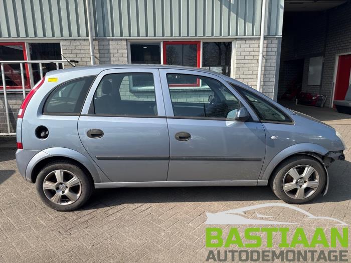 Opel Meriva 1.6 16V Skrotfordon (2004, GRIJS)