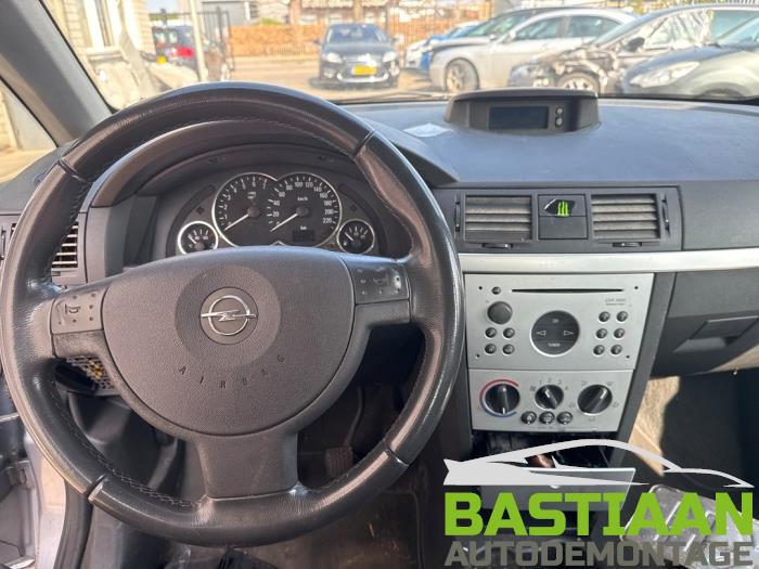 Opel Meriva 1.6 16V Skrotfordon (2004, GRIJS)