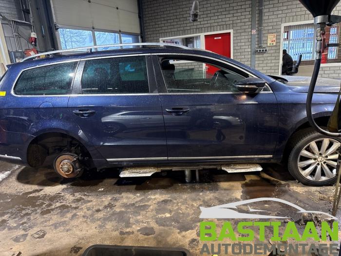 Volkswagen Passat Variant 1.4 TSI 16V Samochód złomowany (2011)