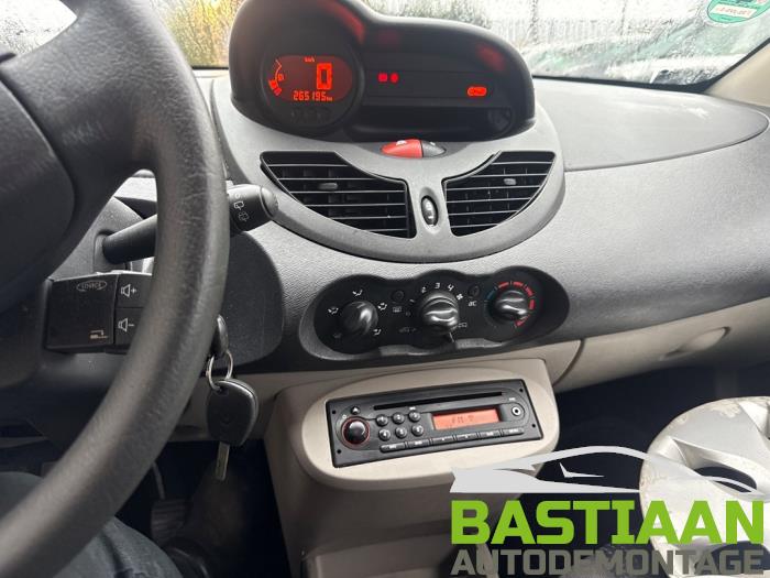 Renault Twingo II 1.2 Épave (2009, Blanc)
