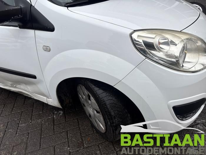 Renault Twingo II 1.2 Épave (2009, Blanc)