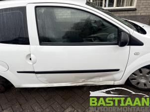 Renault Twingo II 1.2 Épave (2009, Blanc)