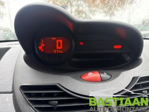 Renault Twingo II 1.2 Épave (2009, Blanc)