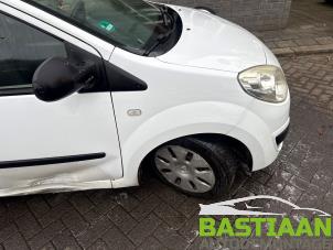 Renault Twingo II 1.2 Épave (2009, Blanc)
