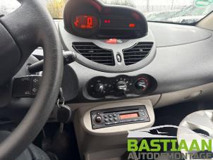 Renault Twingo II 1.2 Épave (2009, Blanc)