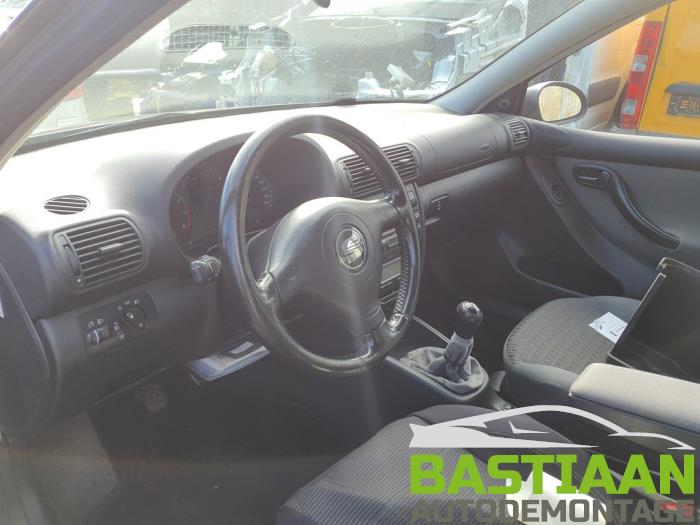Seat Toledo 1.8 20V Vehículo de desguace (2004, Gris)