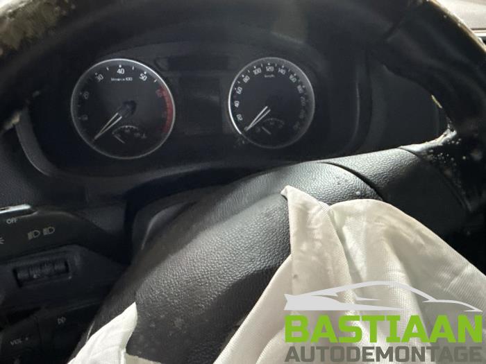 Skoda Fabia II 1.4i 16V Vehículo de desguace (2007, Metálico, Naranja)