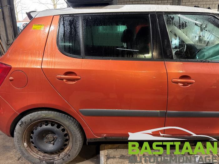 Skoda Fabia II 1.4i 16V Vehículo de desguace (2007, Metálico, Naranja)