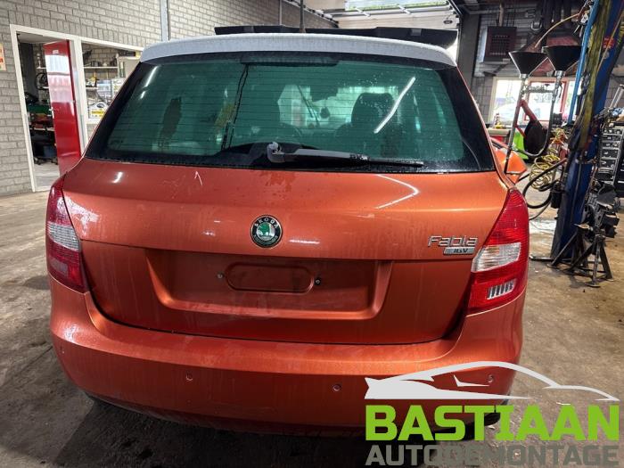 Skoda Fabia II 1.4i 16V Vehículo de desguace (2007, Metálico, Naranja)