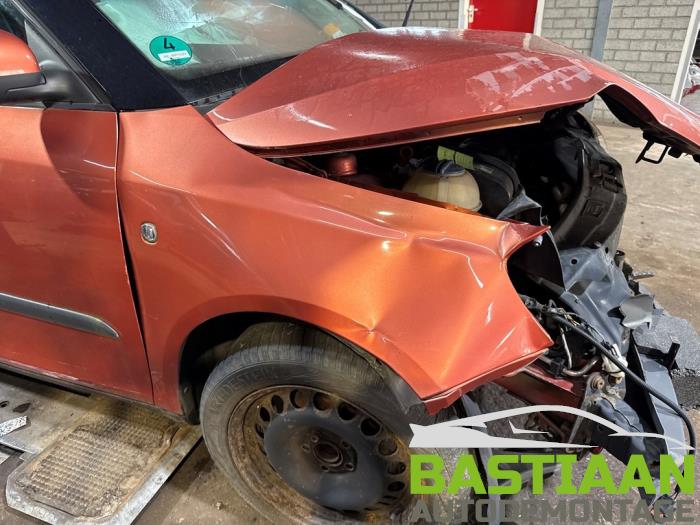 Skoda Fabia II 1.4i 16V Vehículo de desguace (2007, Metálico, Naranja)