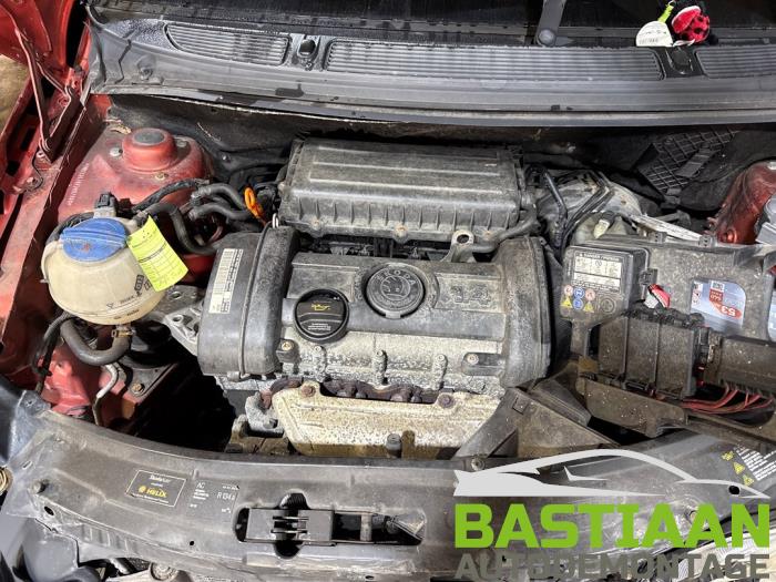 Skoda Fabia II 1.4i 16V Vehículo de desguace (2007, Metálico, Naranja)