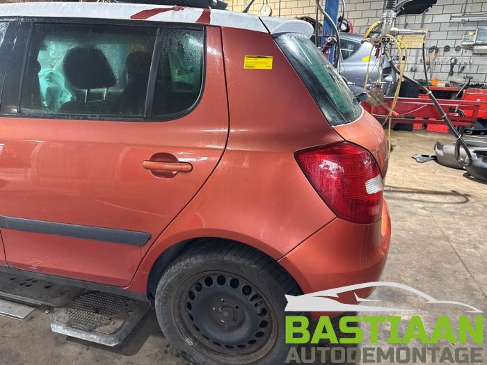 Skoda Fabia II 1.4i 16V Vehículo de desguace (2007, Metálico, Naranja)