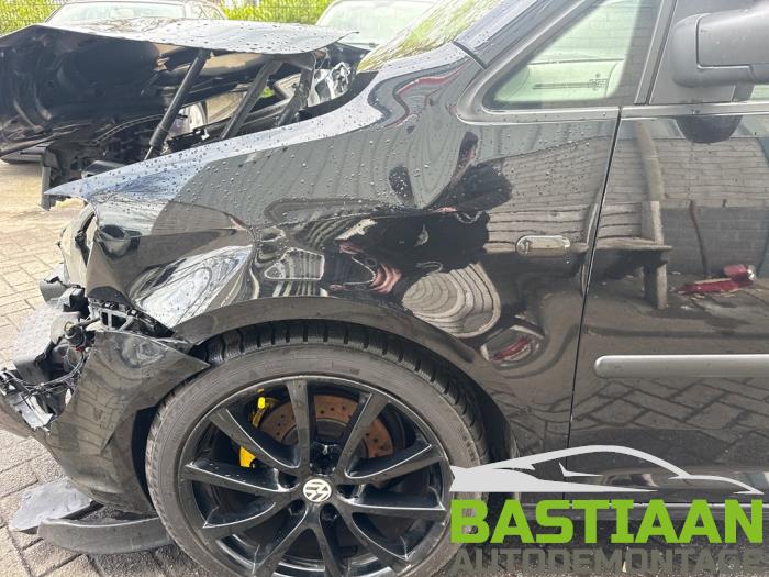 Volkswagen Caddy III 1.6 TDI 16V Vehículo de desguace (2013, Negro)