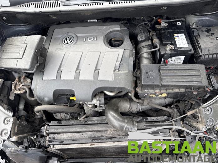 Volkswagen Caddy III 1.6 TDI 16V Vehículo de desguace (2013, Negro)
