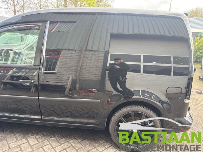 Volkswagen Caddy III 1.6 TDI 16V Vehículo de desguace (2013, Negro)