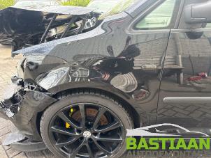 Volkswagen Caddy III 1.6 TDI 16V Vehículo de desguace (2013, Negro)