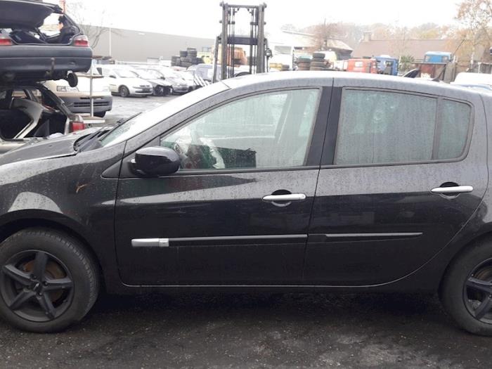 Renault Clio Iii Br Cr 1 5 Dci 75 Fap Salvage Year Of Construction 11 Colour Black Proxyparts Com