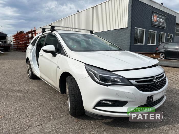 Opel Astra K Sports Tourer 1.6 CDTI 110 16V Épave (2017, Blanc)