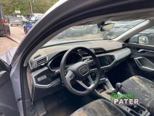 Audi Q3 1.4 45 TFSI e 16V Vehículo de desguace (2022, Gris plateado, Plateado)