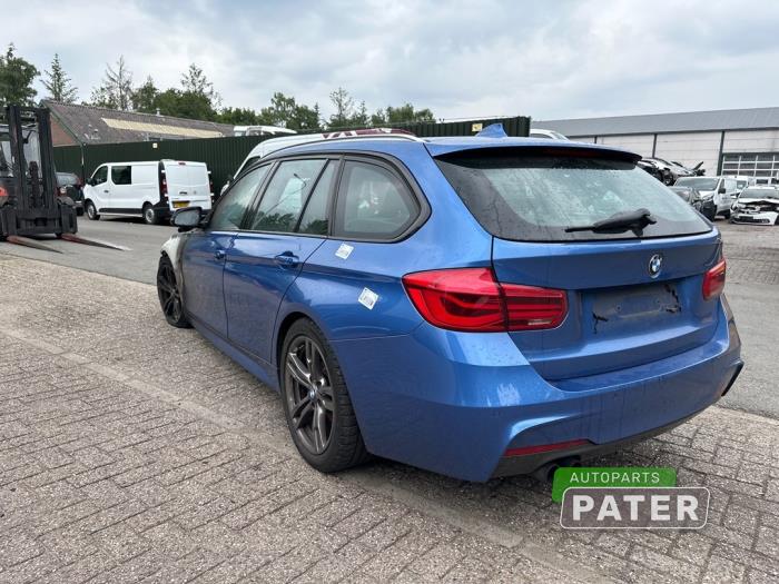 BMW 3 serie Touring 320d 2.0 16V Épave (2016, Bleu)