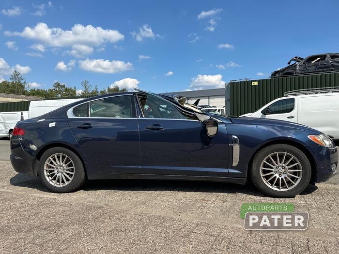 Jaguar XF 2.7 D V6 24V Épave (2008, Bleu)