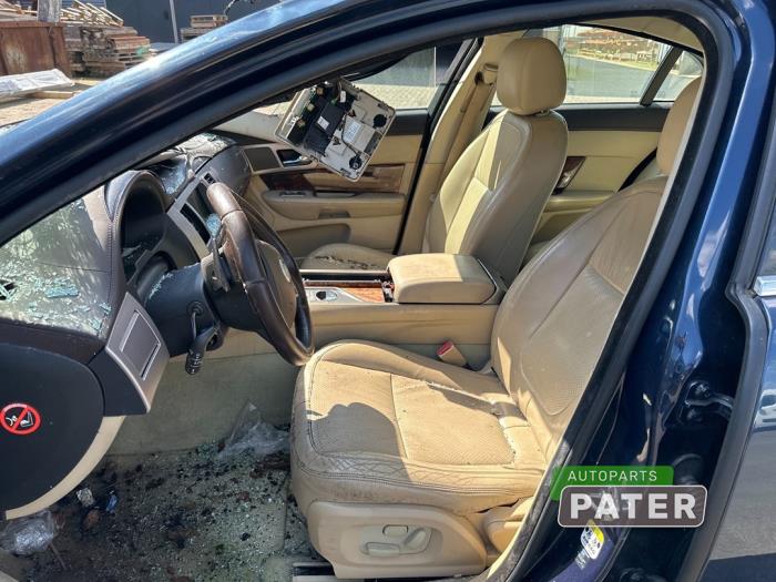 Jaguar XF 2.7 D V6 24V Épave (2008, Bleu)